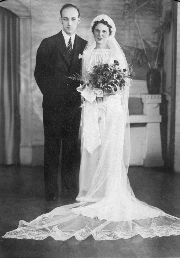 Ford Edward Waring and Dorothy Elizabeth Ogg on their wedding day in 1937.